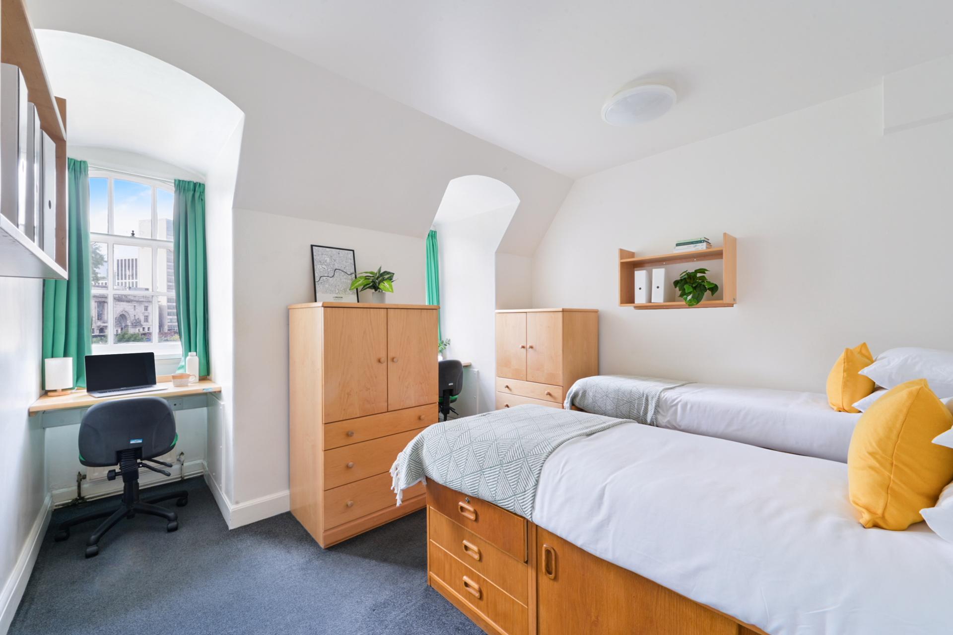  Silver Twin Room  -  AXO Waterloo  - Gallery -  2
