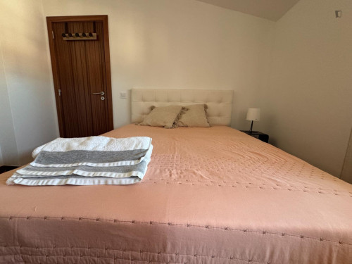 Double bedroom in a spacious duplex, right in the heart of Coimbra