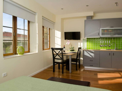 Bright Studio close to Santo António Hospital  - Gallery -  5