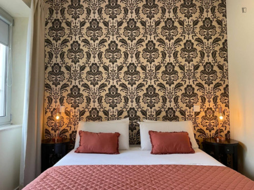 Fascinating 1 Bedroom Apartment with a terrace close to São Bento Train Station