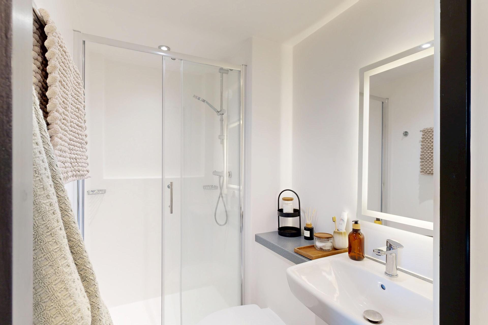  Classic Plus Studio  -  Bridgeside  - Gallery -  16