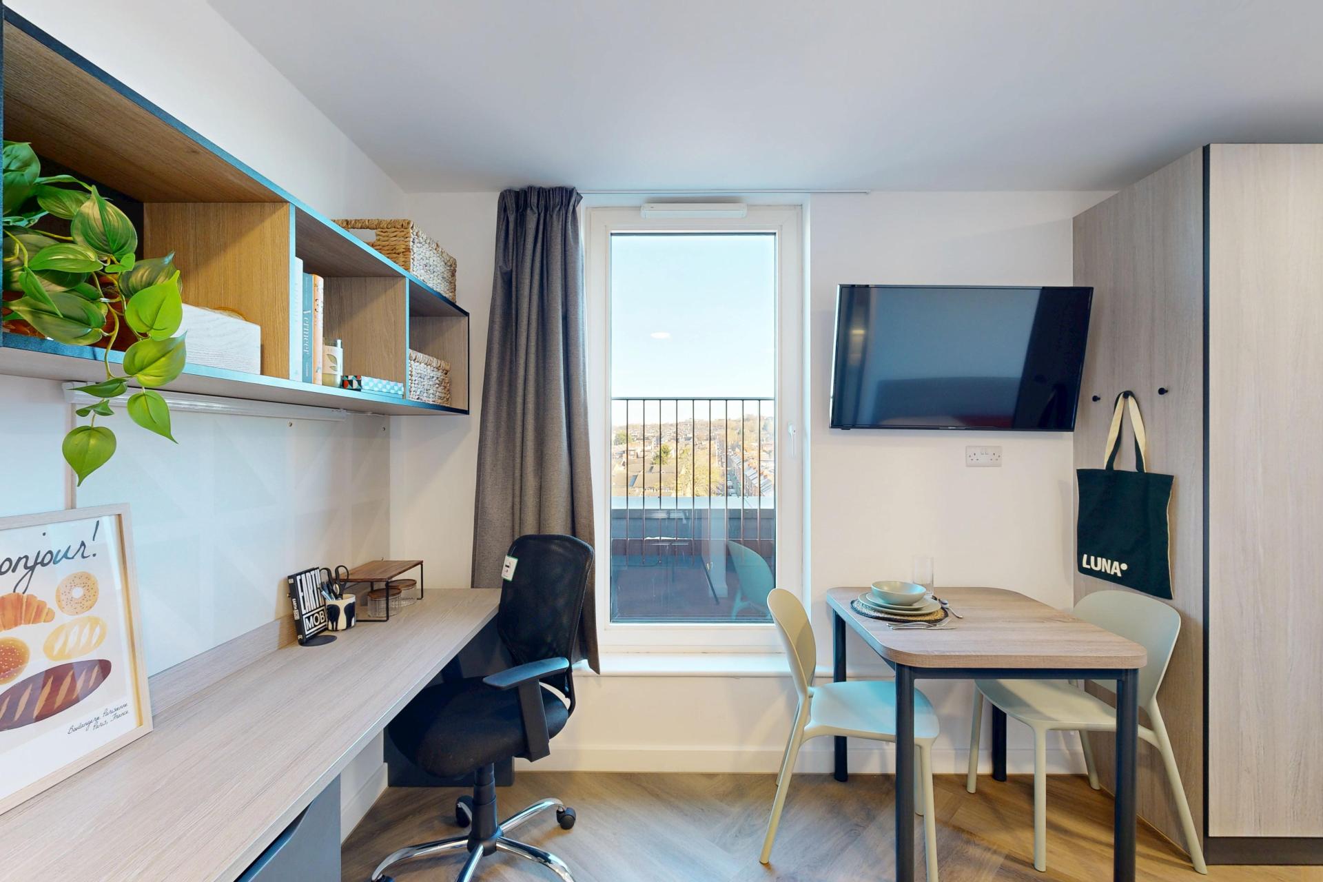  Classic Plus Studio  -  Bridgeside  - Gallery -  14