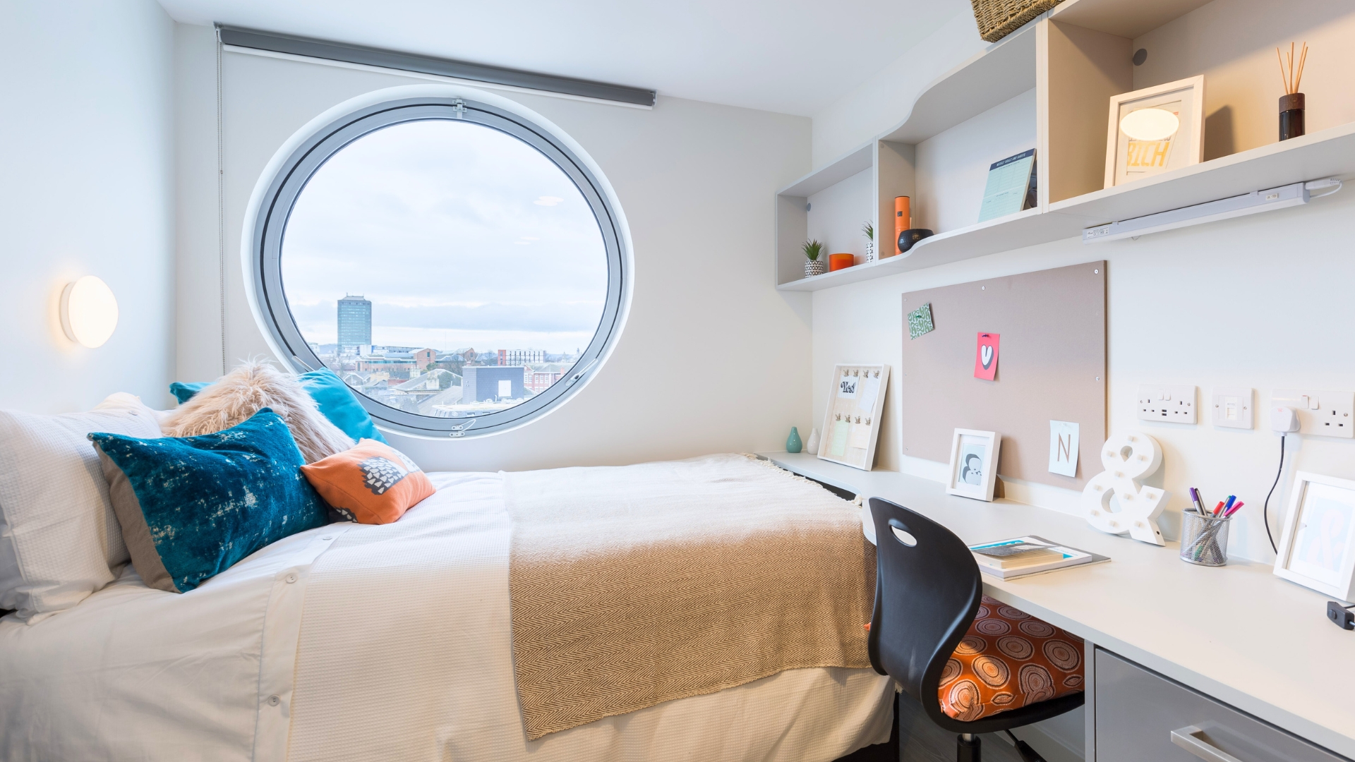  Standard Studio  -  Livin  - Gallery -  1