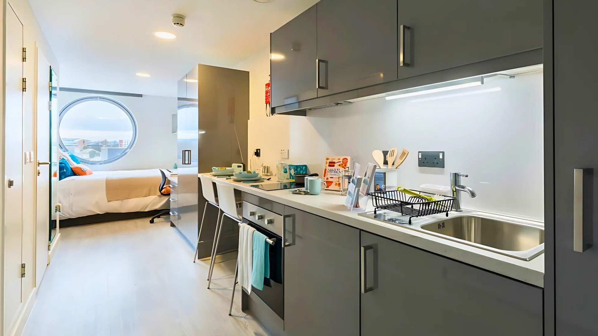  Standard Studio  -  Livin  - Gallery -  3