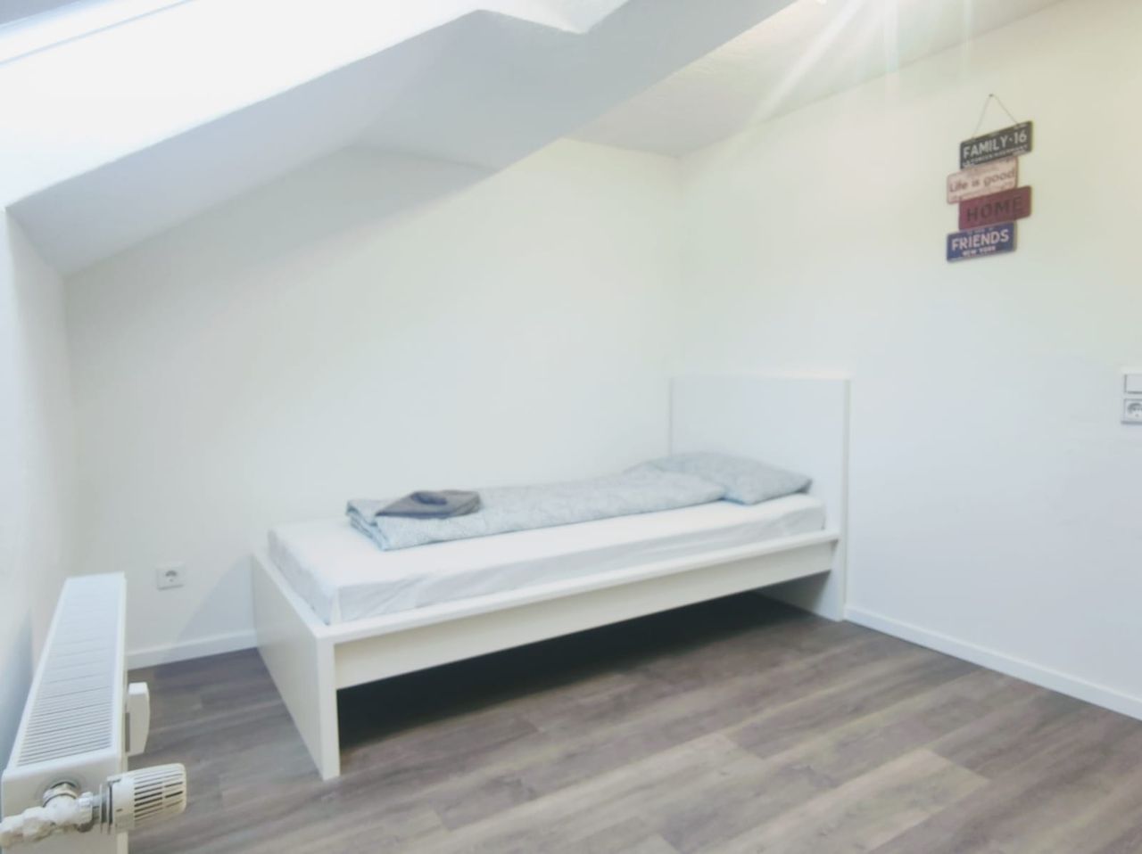 Cozy room in a student flatshare