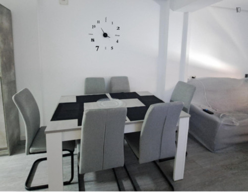 Cozy Single Bedroom close to  Marq - Castillo Tram Stop