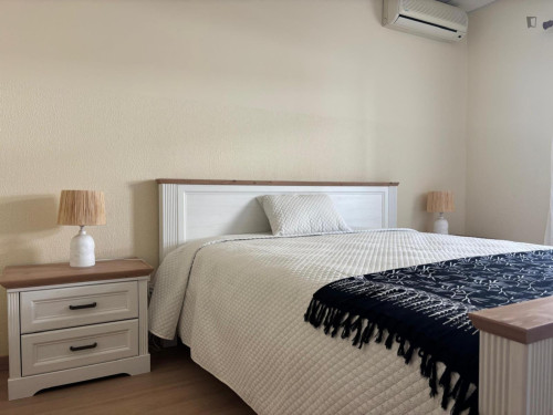 Elegant Double Bedroom close to Águeda Train Station