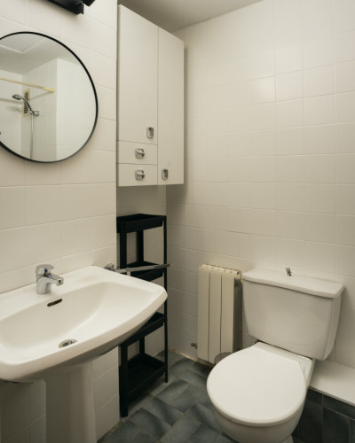 Spacious Coliving Room in Charming Eixample with Vibrant Community