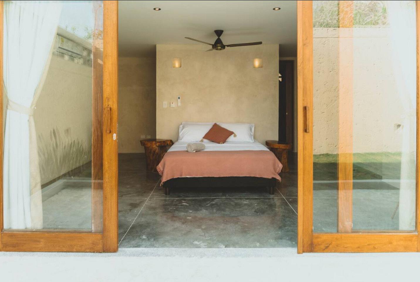  Whole House  -  Beautiful Stunning House w/ Terrace + Pool near Santa Veronica beach  - Gallery -  7