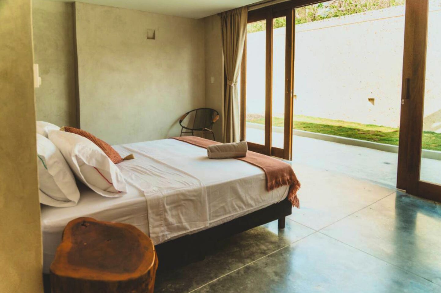  Whole House  -  Beautiful Stunning House w/ Terrace + Pool near Santa Veronica beach  - Gallery -  24