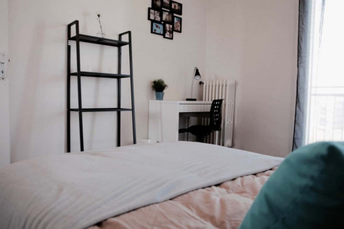 Warm and bright room 13m²