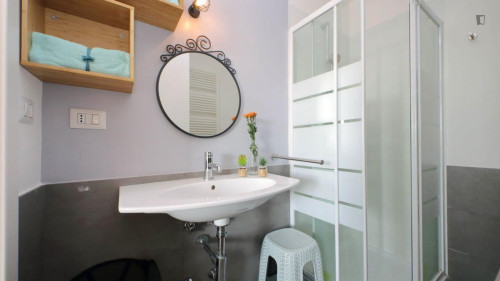 Colourful 1-bedroom apartment in Collatino