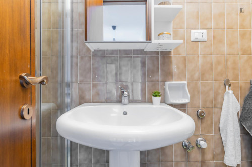 Marvellous double bedroom in Quartiere 2 Nord