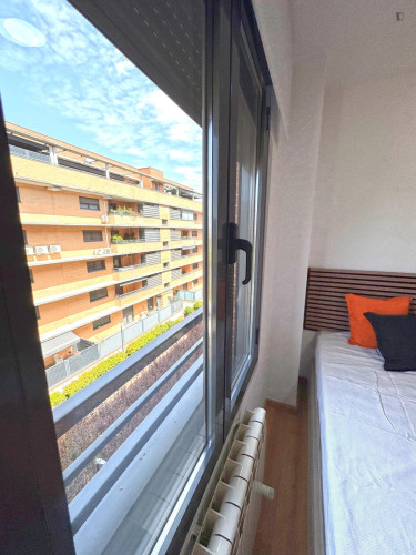 Comfortable double bedroom well connected to the city center - Gallery - 15