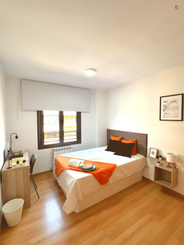 Comfortable double bedroom well connected to the city center - Gallery - 11