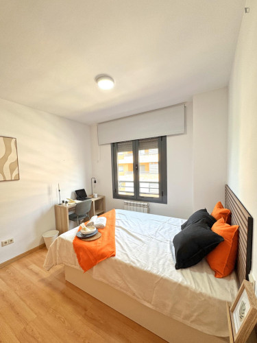 Comfortable double bedroom well connected to the city center - Gallery - 19