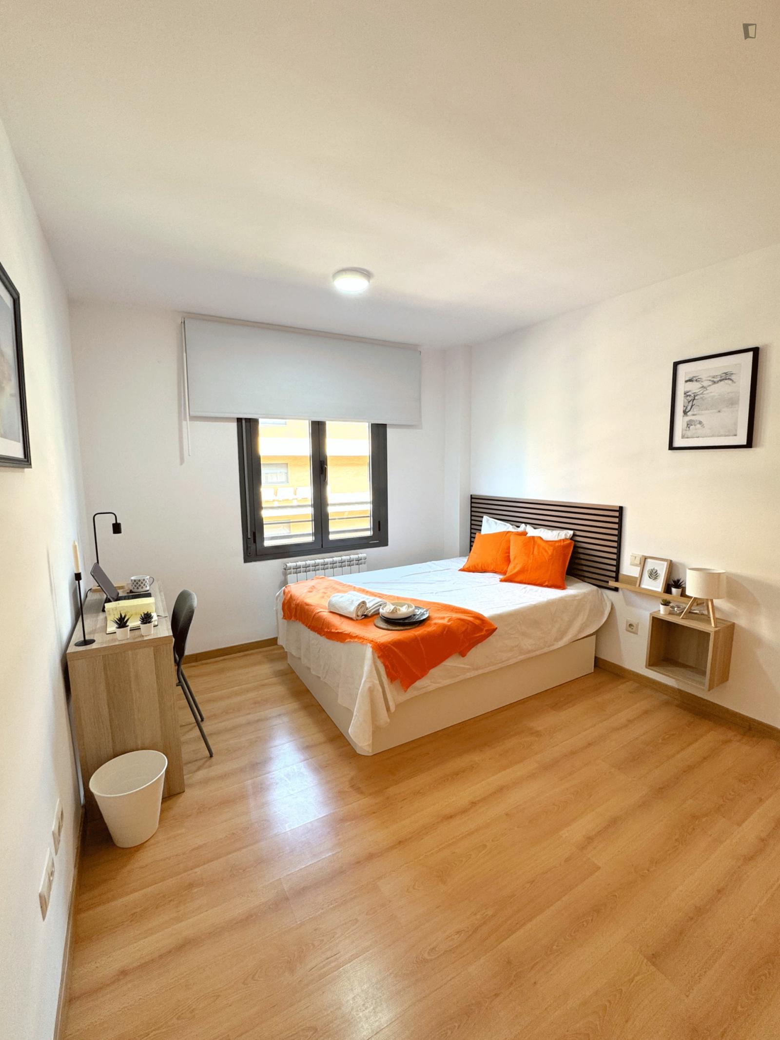  Cozy Double Bedroom Well Connected To The City Center  -  Cozy double bedroom well connected to the city center  - Gallery -  1