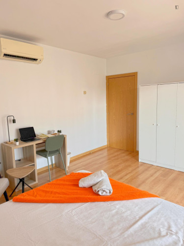 Wonderful double bedroom with balcony well connected to the city center - Gallery - 6