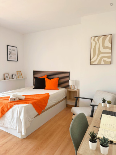 Wonderful double bedroom with balcony well connected to the city center