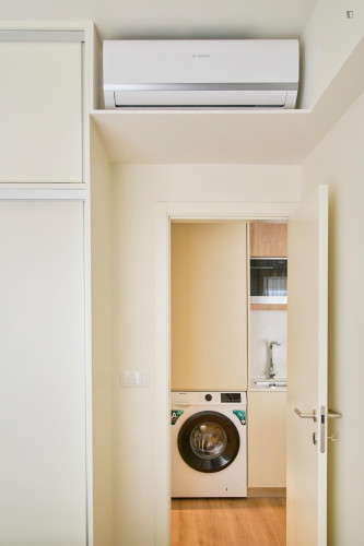 Welcoming 1-bedroom apartment near Parque Eduardo VII