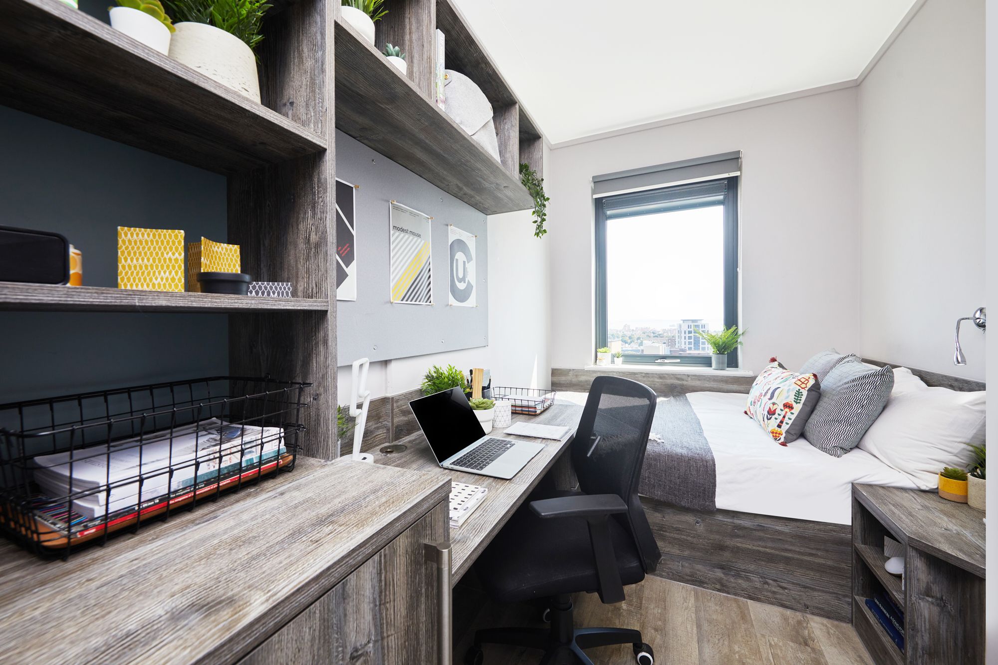 2-Bed Apartment - Crown Place Portsmouth - Gallery - 1
