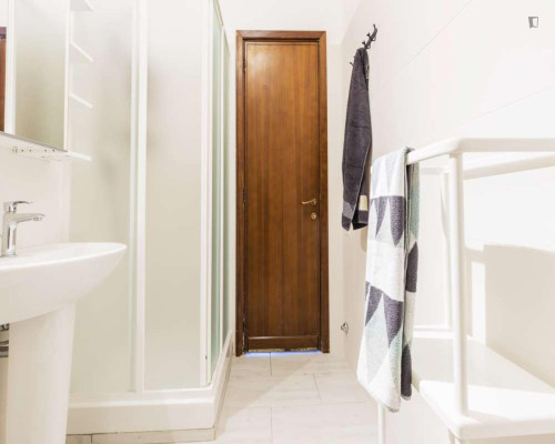 Neat double bedroom in Padua