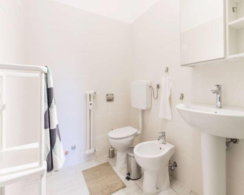 Neat double bedroom in Padua