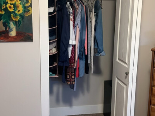 Looking for home stay 