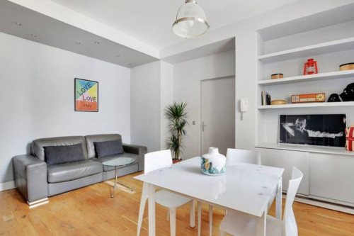 Elegant Modern One-Bedroom Apartment – Rue du Colisée