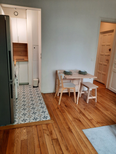 Modern suite conveniently located