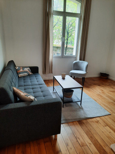 Modern suite conveniently located