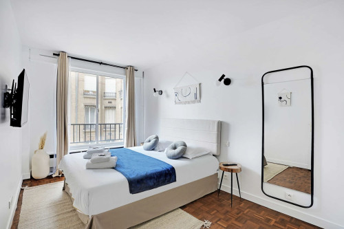 Elegant 54m² Apartment: Modern Amenities, Tranquil Living, and Chic Design