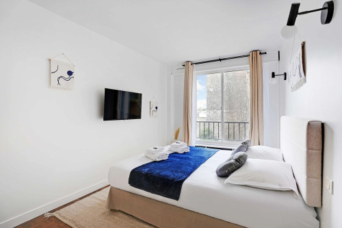 Elegant 54m² Apartment: Modern Amenities, Tranquil Living, and Chic Design