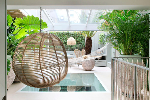 Cute & charming triplex in Paris