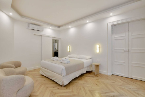 Perfect & charming flat conveniently located in the 8th