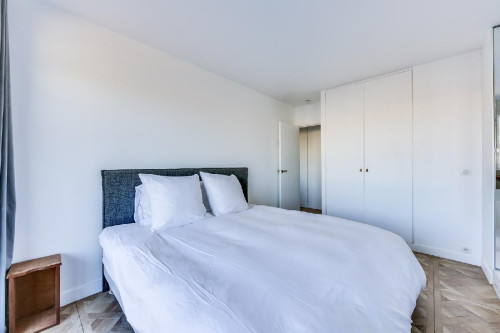 Gorgeous flat with stunning views on the Eiffel Tower