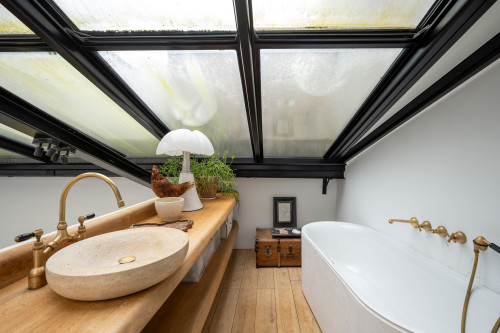 luxury loft design Marais Paris with art