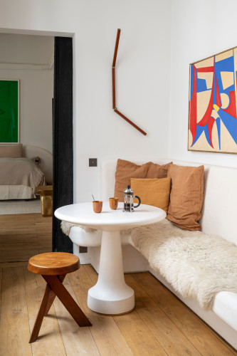 luxury loft design Marais Paris with art