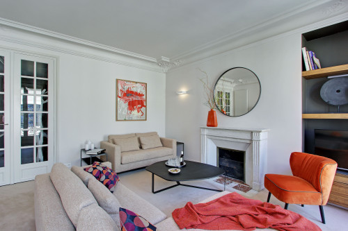 Wonderful flat in in a classic Parisian building