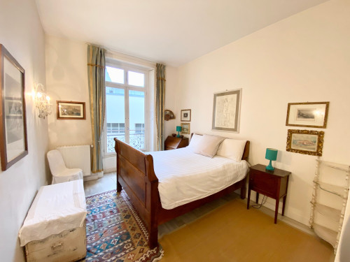 Beautiful Apartment with Balcony Close to La Madeleine Church
