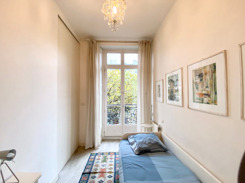 Beautiful Apartment with Balcony Close to La Madeleine Church