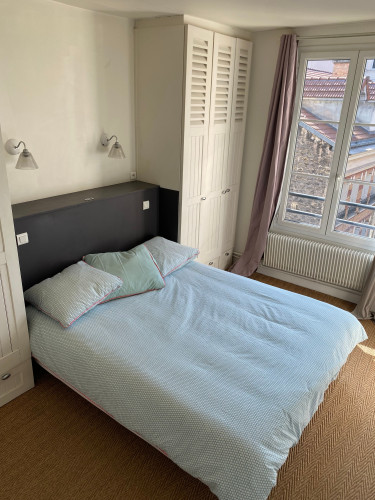 Paris 9th - furnished 2 bedrooms apartment - central and bright
