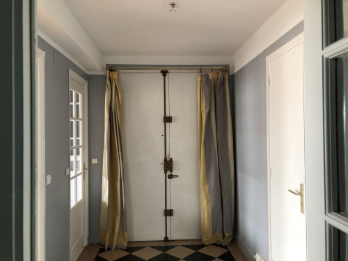 Sunny 2-bedroom and 1-living-room apartment - large terraces in sought-after Auteuil district
