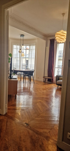 Upscale flat just a short walk from the Arc de Triomphe