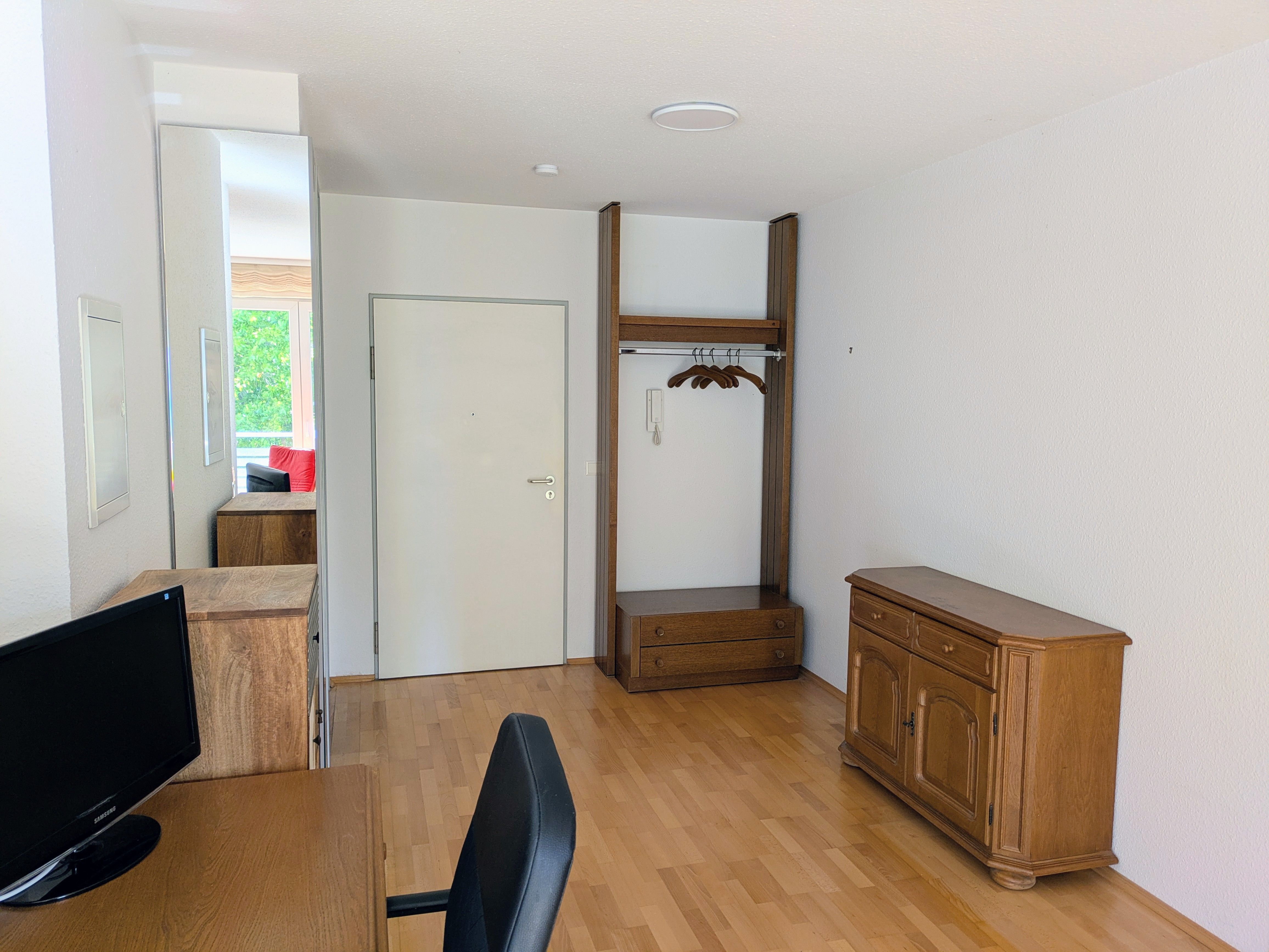 Old-School Meets Modern - Homy Feel And Practical Apartment 5 Minutes Walk From University - 4