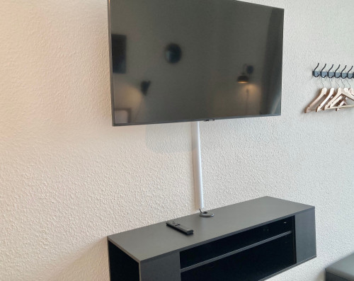Modern Studio | Private Entrance | Parking Included - Gallery - 18