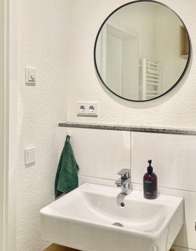 Modern Studio | Private Entrance | Parking Included - Gallery - 14