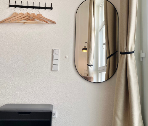 Modern Studio | Private Entrance | Parking Included - Gallery - 17