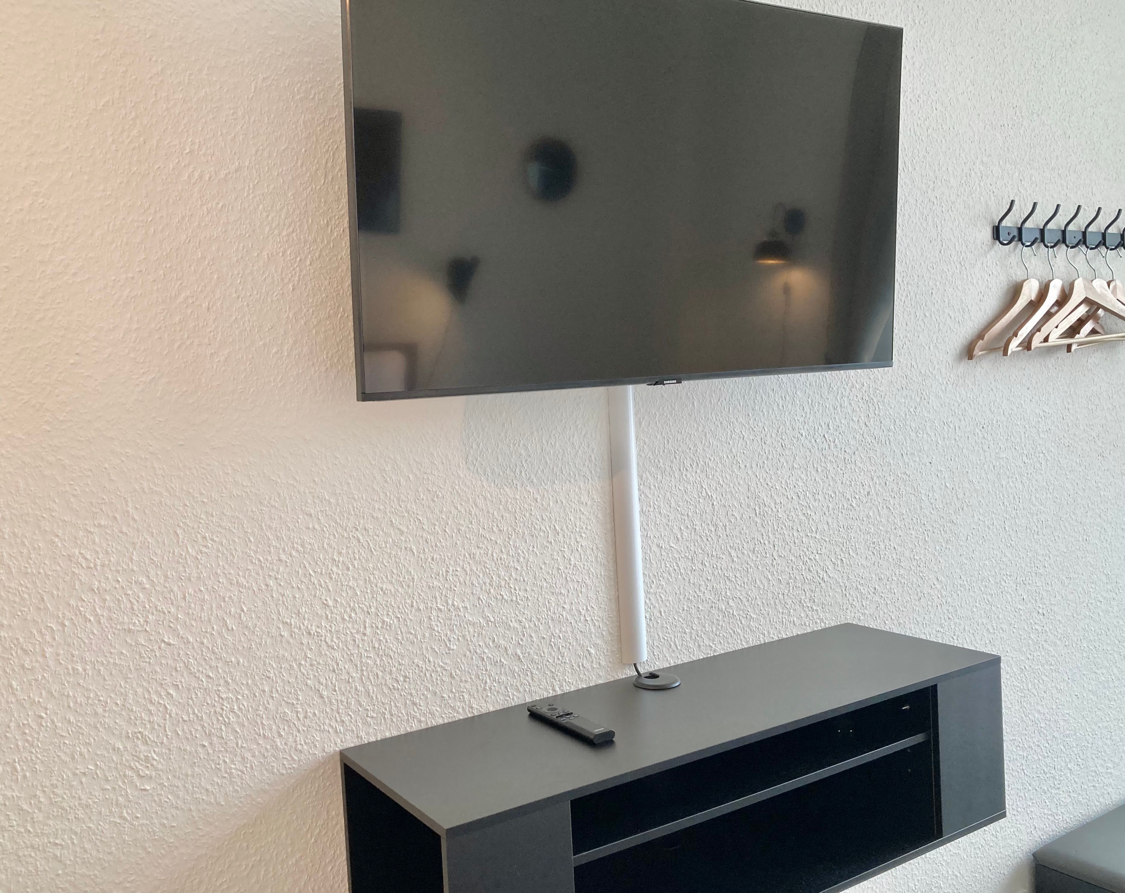 Modern Studio | Private Entrance | Parking Included - 15