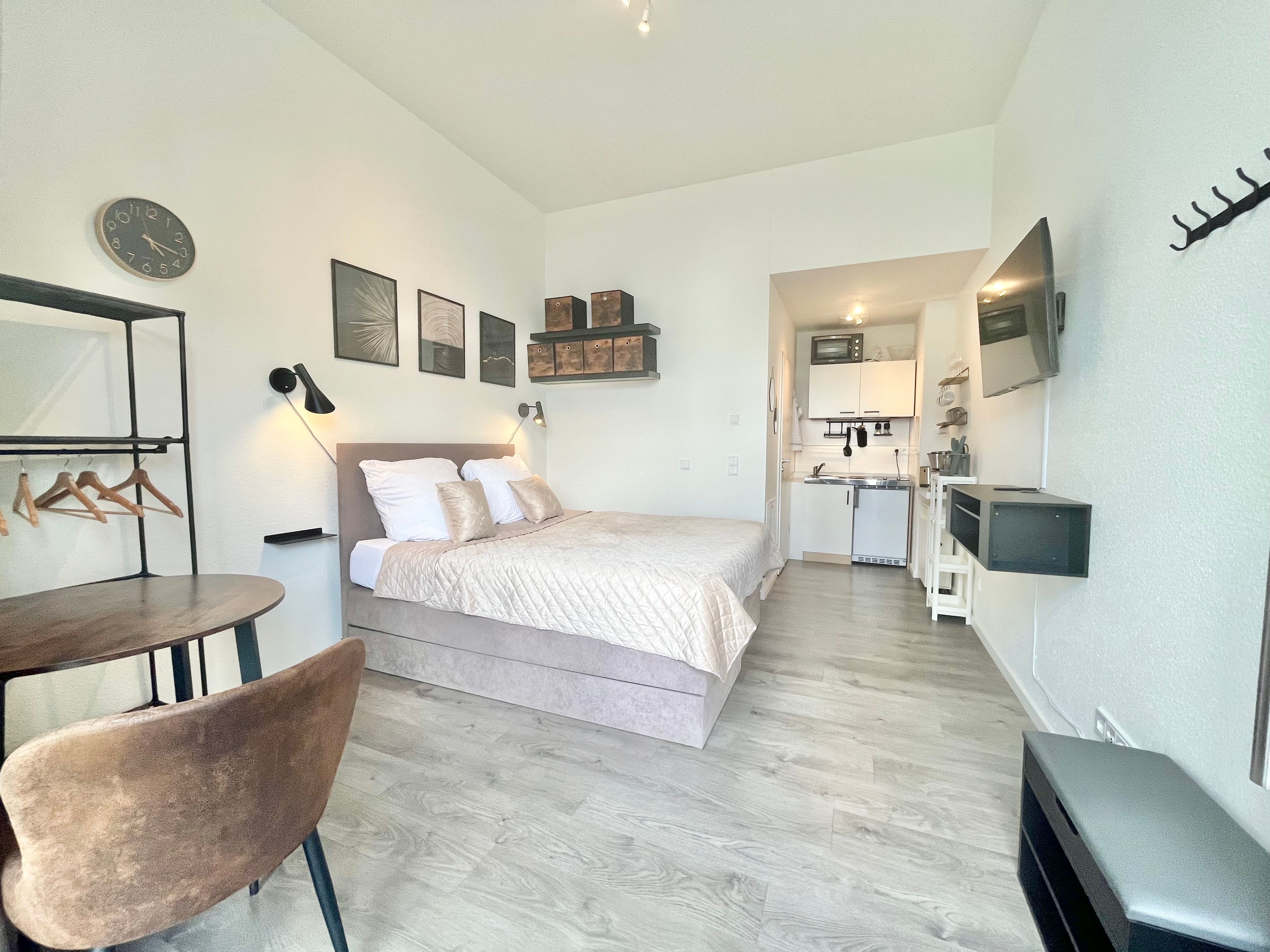 Modern Studio | Private Entrance | Parking Included - 20
